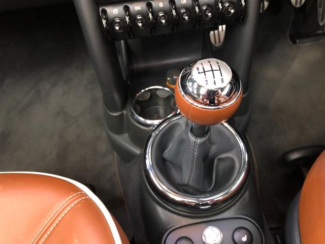 ＭＩＮＩ クーパーＳ　コンバーチブル　サイドウォーク　第一世代最終モデル特別仕様車　当社コレクション車両　６速マニュアルＭＴ　クロノメーター　モルトブラウンレザーシート　シートヒーター　電動オープン　ＣＤ／ＡＵＸ入力／ラジオ　ＥＴＣ　ＨＩＤ　グー鑑定付き（59枚目）