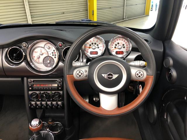 ＭＩＮＩ クーパーＳ　コンバーチブル　サイドウォーク　第一世代最終モデル特別仕様車　当社コレクション車両　６速マニュアルＭＴ　クロノメーター　モルトブラウンレザーシート　シートヒーター　電動オープン　ＣＤ／ＡＵＸ入力／ラジオ　ＥＴＣ　ＨＩＤ　グー鑑定付き（61枚目）