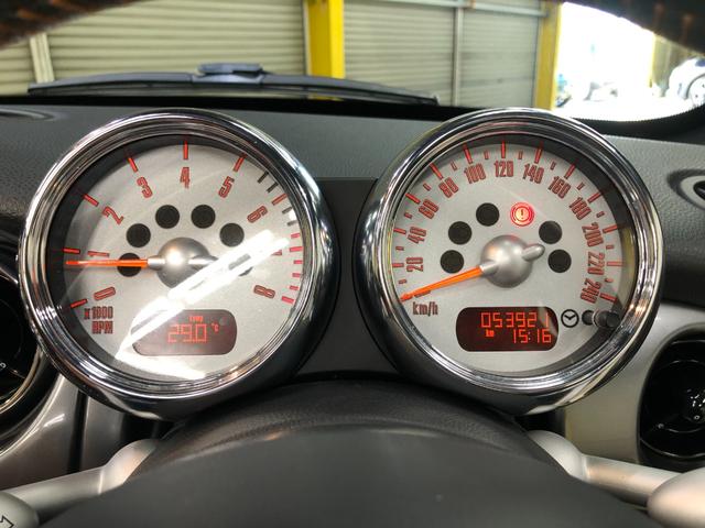 ＭＩＮＩ クーパーＳ　コンバーチブル　サイドウォーク　第一世代最終モデル特別仕様車　当社コレクション車両　６速マニュアルＭＴ　クロノメーター　モルトブラウンレザーシート　シートヒーター　電動オープン　ＣＤ／ＡＵＸ入力／ラジオ　ＥＴＣ　ＨＩＤ　グー鑑定付き（63枚目）