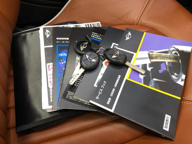 ＭＩＮＩ クーパーＳ　コンバーチブル　サイドウォーク　第一世代最終モデル特別仕様車　当社コレクション車両　６速マニュアルＭＴ　クロノメーター　モルトブラウンレザーシート　シートヒーター　電動オープン　ＣＤ／ＡＵＸ入力／ラジオ　ＥＴＣ　ＨＩＤ　グー鑑定付き（68枚目）