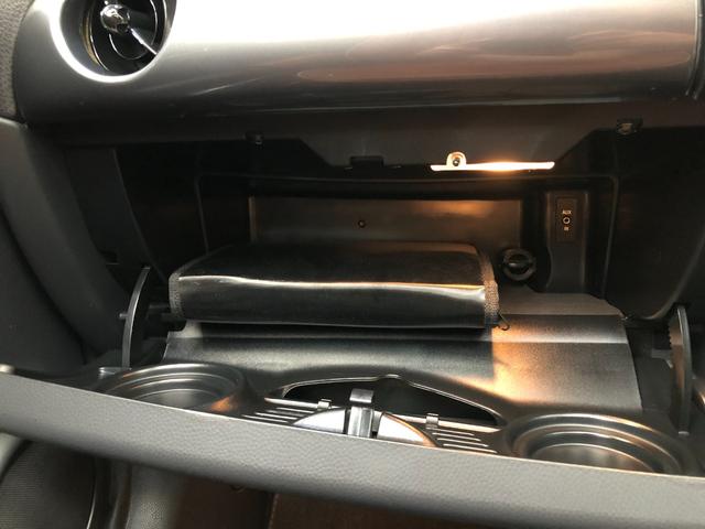 ＭＩＮＩ クーパーＳ　コンバーチブル　サイドウォーク　第一世代最終モデル特別仕様車　当社コレクション車両　６速マニュアルＭＴ　クロノメーター　モルトブラウンレザーシート　シートヒーター　電動オープン　ＣＤ／ＡＵＸ入力／ラジオ　ＥＴＣ　ＨＩＤ　グー鑑定付き（69枚目）