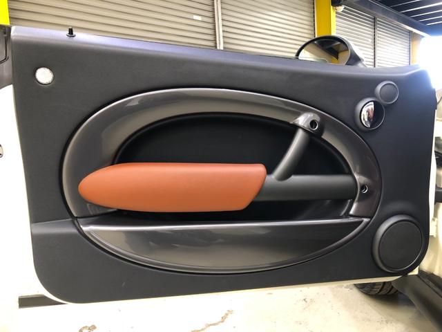 ＭＩＮＩ クーパーＳ　コンバーチブル　サイドウォーク　第一世代最終モデル特別仕様車　当社コレクション車両　６速マニュアルＭＴ　クロノメーター　モルトブラウンレザーシート　シートヒーター　電動オープン　ＣＤ／ＡＵＸ入力／ラジオ　ＥＴＣ　ＨＩＤ　グー鑑定付き（75枚目）