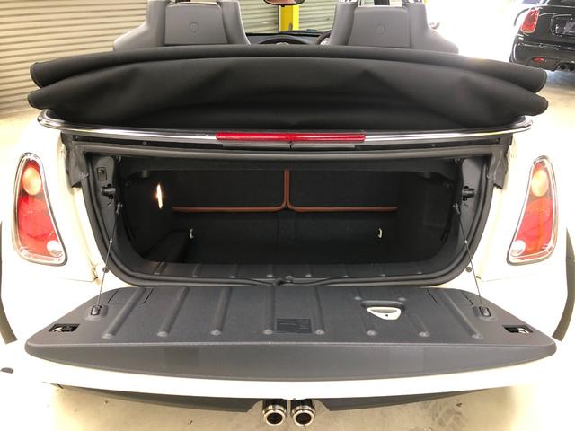 ＭＩＮＩ クーパーＳ　コンバーチブル　サイドウォーク　第一世代最終モデル特別仕様車　当社コレクション車両　６速マニュアルＭＴ　クロノメーター　モルトブラウンレザーシート　シートヒーター　電動オープン　ＣＤ／ＡＵＸ入力／ラジオ　ＥＴＣ　ＨＩＤ　グー鑑定付き（77枚目）