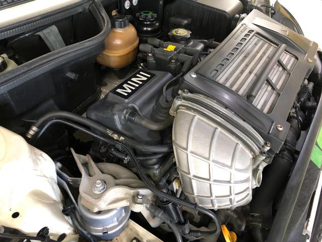 ＭＩＮＩ クーパーＳ　コンバーチブル　サイドウォーク　第一世代最終モデル特別仕様車　当社コレクション車両　６速マニュアルＭＴ　クロノメーター　モルトブラウンレザーシート　シートヒーター　電動オープン　ＣＤ／ＡＵＸ入力／ラジオ　ＥＴＣ　ＨＩＤ　グー鑑定付き（79枚目）