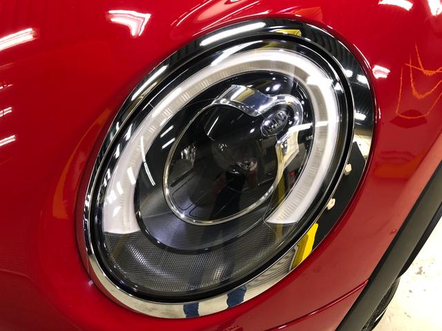 ＭＩＮＩ ジョンクーパーワークス　コンバーチブル　ユアーズソフトトップ　ダイナミカシート　ＨＤＤナビ　ＢＴ　フルセグ　ＤＶＤ再生　バックカメラ　ＰＤＣ　パドルシフト　ドライビングモード　ＤＤＣ　シートヒーター　ＡＣＣ　ミラーＥＴＣ　１８ＡＷ　グー鑑定（29枚目）