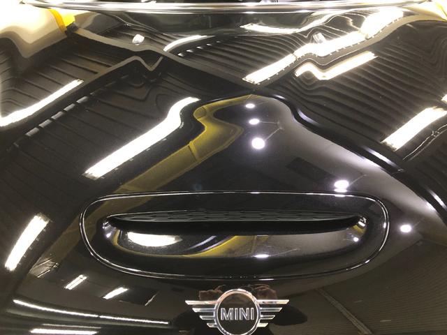 ＭＩＮＩ クーパーＳ　ＬＣＩモデル　ペッパーＰＫＧ　ＨＤＤナビ　ブルートゥース　バックカメラ　フルセグ　ドラレコ　ミラーＥＴＣ　アクティブクルーズ　衝突軽減ブレーキ　アームレスト　ストレージコンパーメント　１７ＡＷ　鑑定付（24枚目）