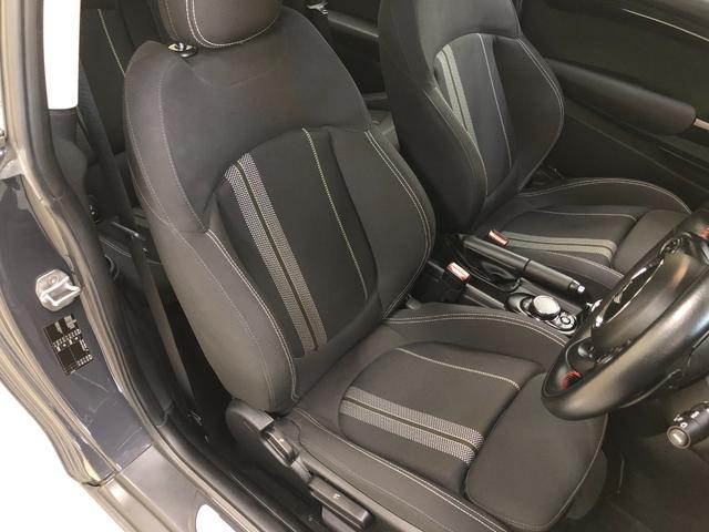 ＭＩＮＩ クーパーＳ　アーバンスタイル　コンフォートアクセス　ＪＣＷステアリング　パドルシフト　スポーツトランスミッション　ドライビングモード　ＨＤＤナビ　ＢＴ　Ｂカメラ　ＰＤＣ　ＥＴＣ　前後ドラレコ　１８ＡＷ　グー鑑定（3枚目）