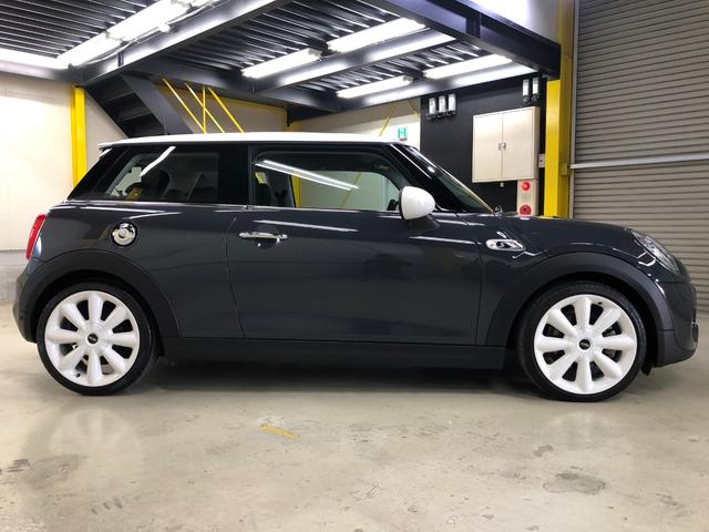 ＭＩＮＩ クーパーＳ　アーバンスタイル　コンフォートアクセス　ＪＣＷステアリング　パドルシフト　スポーツトランスミッション　ドライビングモード　ＨＤＤナビ　ＢＴ　Ｂカメラ　ＰＤＣ　ＥＴＣ　前後ドラレコ　１８ＡＷ　グー鑑定（5枚目）