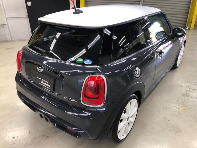 ＭＩＮＩ クーパーＳ　アーバンスタイル　コンフォートアクセス　ＪＣＷステアリング　パドルシフト　スポーツトランスミッション　ドライビングモード　ＨＤＤナビ　ＢＴ　Ｂカメラ　ＰＤＣ　ＥＴＣ　前後ドラレコ　１８ＡＷ　グー鑑定（17枚目）