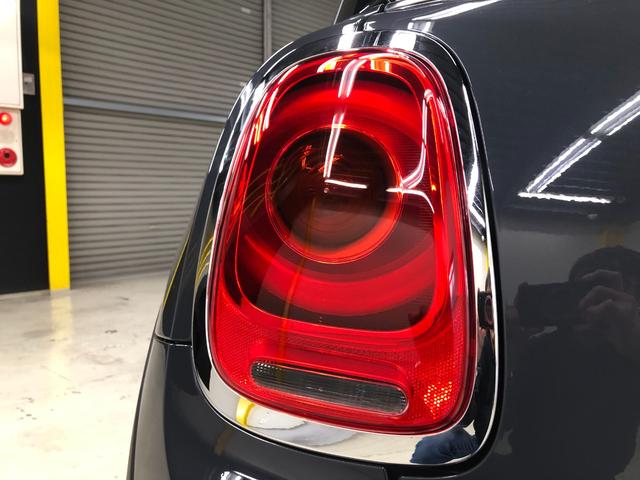 ＭＩＮＩ クーパーＳ　アーバンスタイル　コンフォートアクセス　ＪＣＷステアリング　パドルシフト　スポーツトランスミッション　ドライビングモード　ＨＤＤナビ　ＢＴ　Ｂカメラ　ＰＤＣ　ＥＴＣ　前後ドラレコ　１８ＡＷ　グー鑑定（37枚目）