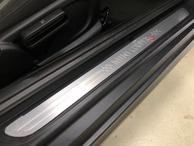 ＭＩＮＩ クーパーＳ　アーバンスタイル　コンフォートアクセス　ＪＣＷステアリング　パドルシフト　スポーツトランスミッション　ドライビングモード　ＨＤＤナビ　ＢＴ　Ｂカメラ　ＰＤＣ　ＥＴＣ　前後ドラレコ　１８ＡＷ　グー鑑定（75枚目）