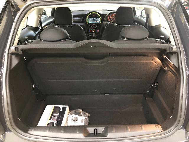 ＭＩＮＩ クーパーＳ　アーバンスタイル　コンフォートアクセス　ＪＣＷステアリング　パドルシフト　スポーツトランスミッション　ドライビングモード　ＨＤＤナビ　ＢＴ　Ｂカメラ　ＰＤＣ　ＥＴＣ　前後ドラレコ　１８ＡＷ　グー鑑定（77枚目）