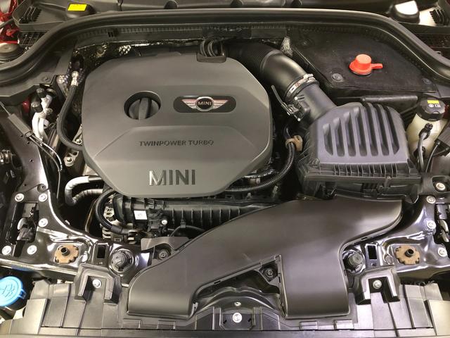 MINI クーパー 第三世代F56モデル ミントPKG HDDナビ BT バックカメラ ドライビングモード シートヒーター オートクルーズ ETC アームレスト オートライト レインセンサー ストレージコンパーメント(4枚目)