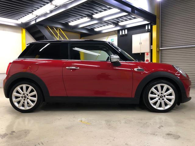 MINI クーパー 第三世代F56モデル ミントPKG HDDナビ BT バックカメラ ドライビングモード シートヒーター オートクルーズ ETC アームレスト オートライト レインセンサー ストレージコンパーメント(5枚目)