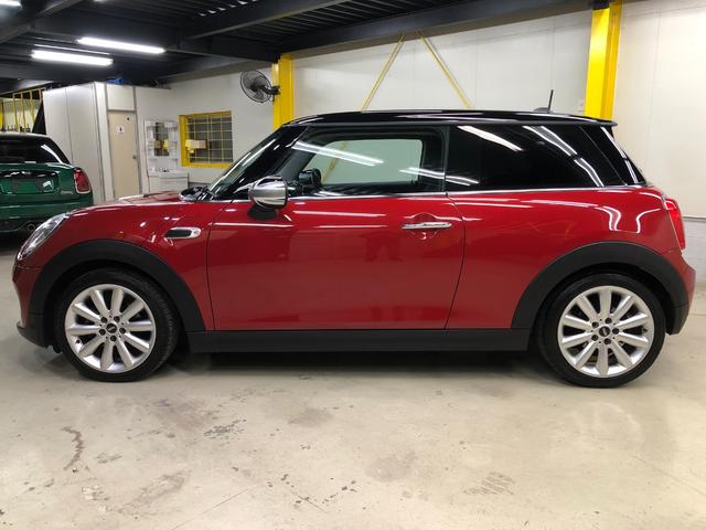 MINI クーパー 第三世代F56モデル ミントPKG HDDナビ BT バックカメラ ドライビングモード シートヒーター オートクルーズ ETC アームレスト オートライト レインセンサー ストレージコンパーメント(12枚目)