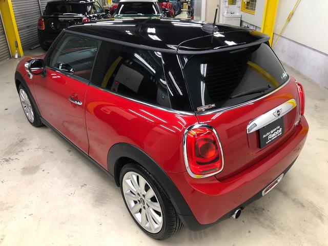 MINI クーパー 第三世代F56モデル ミントPKG HDDナビ BT バックカメラ ドライビングモード シートヒーター オートクルーズ ETC アームレスト オートライト レインセンサー ストレージコンパーメント(13枚目)