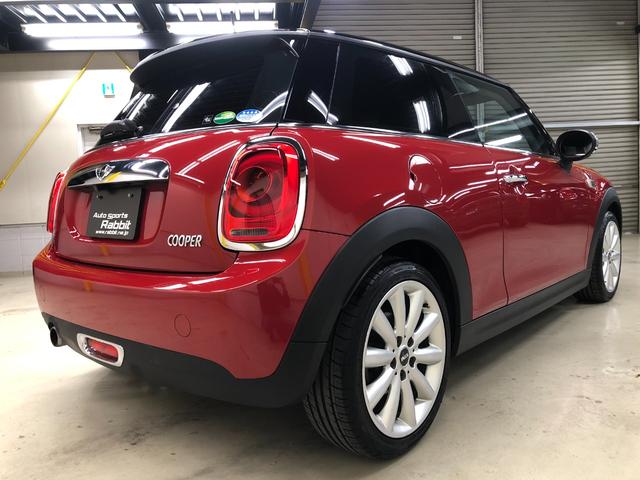 MINI クーパー 第三世代F56モデル ミントPKG HDDナビ BT バックカメラ ドライビングモード シートヒーター オートクルーズ ETC アームレスト オートライト レインセンサー ストレージコンパーメント(18枚目)