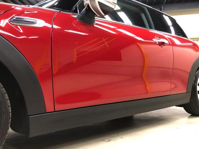 MINI クーパー 第三世代F56モデル ミントPKG HDDナビ BT バックカメラ ドライビングモード シートヒーター オートクルーズ ETC アームレスト オートライト レインセンサー ストレージコンパーメント(33枚目)