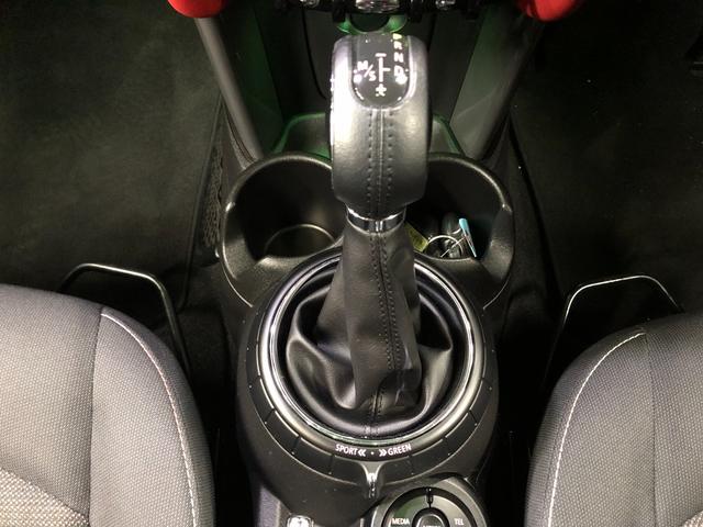 MINI クーパー 第三世代F56モデル ミントPKG HDDナビ BT バックカメラ ドライビングモード シートヒーター オートクルーズ ETC アームレスト オートライト レインセンサー ストレージコンパーメント(54枚目)