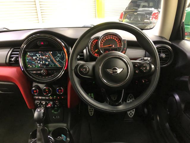 MINI クーパー 第三世代F56モデル ミントPKG HDDナビ BT バックカメラ ドライビングモード シートヒーター オートクルーズ ETC アームレスト オートライト レインセンサー ストレージコンパーメント(58枚目)