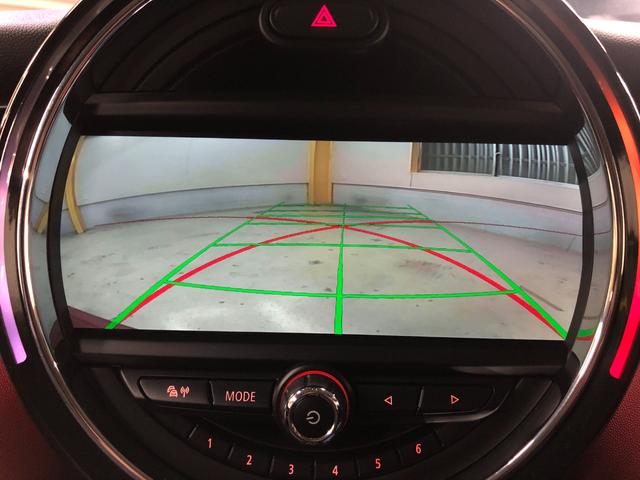 MINI クーパー 第三世代F56モデル ミントPKG HDDナビ BT バックカメラ ドライビングモード シートヒーター オートクルーズ ETC アームレスト オートライト レインセンサー ストレージコンパーメント(62枚目)