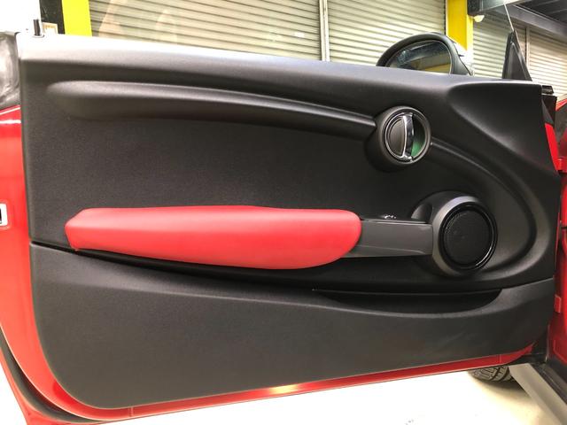 MINI クーパー 第三世代F56モデル ミントPKG HDDナビ BT バックカメラ ドライビングモード シートヒーター オートクルーズ ETC アームレスト オートライト レインセンサー ストレージコンパーメント(75枚目)