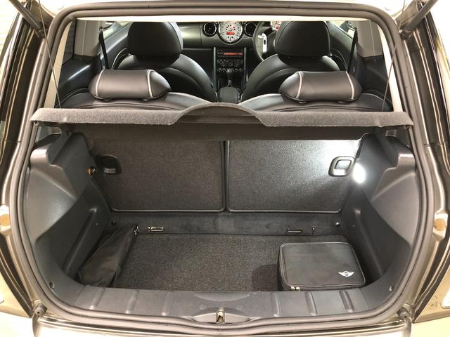ＭＩＮＩ クーパーＳ　パークレーン　Ｒ５３第一世代ミニ後期最終モデル　走行３万キロ台　特別仕様車　ラウンジレザーシート　ヒーター　アームレスト　コムテック前後ドラレコ　コンビレザーステアリング　１７ＡＷ　天張り張替済み　グー鑑定付き（77枚目）