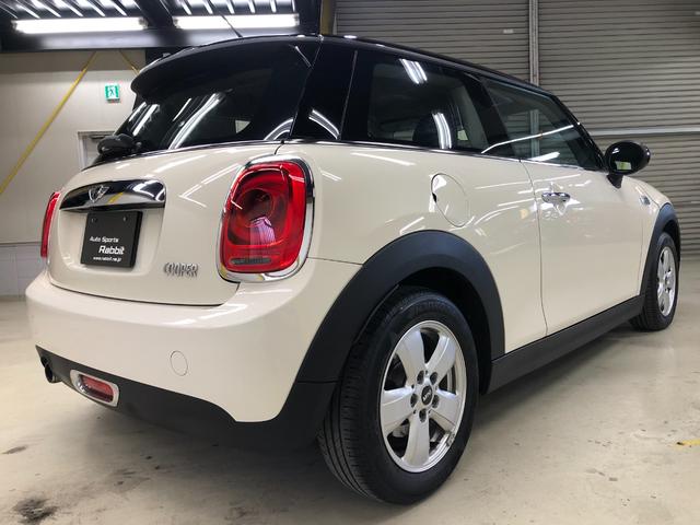 ＭＩＮＩ クーパー　第三世代Ｆ５６モデル　ミントパッケージ　ワンオーナー　各年整備記録簿有り　ＨＤＤナビ　ブルートゥース　ドライビングモード　オートライト　レインセンサー　ドラレコ　ＥＴＣ　アームレスト　グー鑑定（18枚目）
