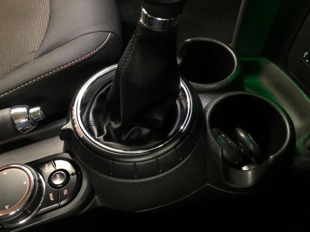 ＭＩＮＩ クーパー　第三世代Ｆ５６モデル　ミントパッケージ　ワンオーナー　各年整備記録簿有り　ＨＤＤナビ　ブルートゥース　ドライビングモード　オートライト　レインセンサー　ドラレコ　ＥＴＣ　アームレスト　グー鑑定（61枚目）