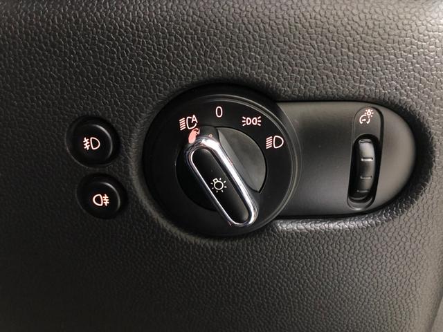 ＭＩＮＩ クーパー　第三世代Ｆ５６モデル　ミントパッケージ　ワンオーナー　各年整備記録簿有り　ＨＤＤナビ　ブルートゥース　ドライビングモード　オートライト　レインセンサー　ドラレコ　ＥＴＣ　アームレスト　グー鑑定（69枚目）