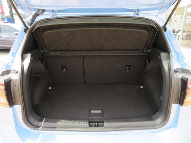 Ｔ－クロス ＴＳＩ　Ｒライン　ｂｅａｔｓ　ＤｉｓｃｏｖｅｒＰｒｏ　ＳａｆｅｔｙＰ（レーンチェンジアシストシステム　リヤトラフィックアラート　ＤｉｇｉｔａｌＣｏｃｋｐｉｔＰｒｏ）　Ｒ－ＬＩＮＥエクステリア　ステンレスペダルクラスター（48枚目）