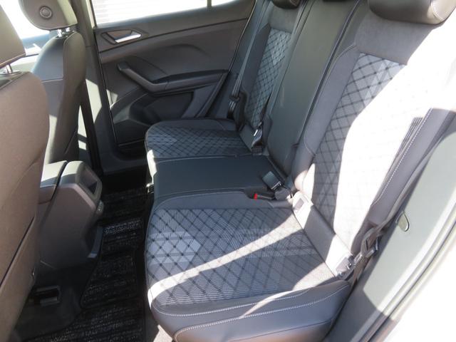 Ｔ－クロス ＴＳＩ　Ｒライン　当社試乗車　禁煙車　ｂｅａｔｓサウンドシステム　ＳａｆｅｔｙＰ（レーンチェンジアシスト　リヤトラフィックアラート　ＤｉｇｉｔａｌＣｏｃｋｐｉｔＰｒｏ）　ＩＱＬＩＧＨＴ　ダイナミックターンインジケーター（8枚目）