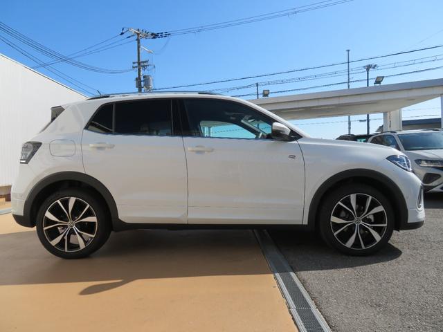 Ｔ－クロス ＴＳＩ　Ｒライン　当社試乗車　禁煙車　ｂｅａｔｓサウンドシステム　ＳａｆｅｔｙＰ（レーンチェンジアシスト　リヤトラフィックアラート　ＤｉｇｉｔａｌＣｏｃｋｐｉｔＰｒｏ）　ＩＱＬＩＧＨＴ　ダイナミックターンインジケーター（16枚目）