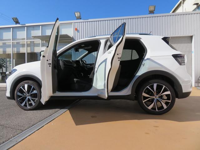 Ｔ－クロス ＴＳＩ　Ｒライン　当社試乗車　禁煙車　ｂｅａｔｓサウンドシステム　ＳａｆｅｔｙＰ（レーンチェンジアシスト　リヤトラフィックアラート　ＤｉｇｉｔａｌＣｏｃｋｐｉｔＰｒｏ）　ＩＱＬＩＧＨＴ　ダイナミックターンインジケーター（17枚目）