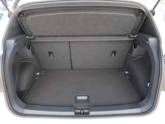 Ｔ－クロス ＴＳＩ　Ｒライン　当社試乗車　禁煙車　ｂｅａｔｓサウンドシステム　ＳａｆｅｔｙＰ（レーンチェンジアシスト　リヤトラフィックアラート　ＤｉｇｉｔａｌＣｏｃｋｐｉｔＰｒｏ）　ＩＱＬＩＧＨＴ　ダイナミックターンインジケーター（50枚目）