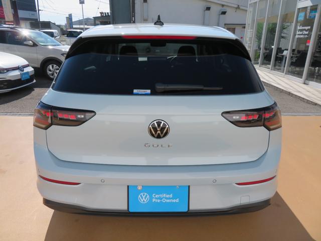 ゴルフ ＴＤＩアクティブアドバンス　ＧＯＬＦ８．５　当社ワンオーナー社有車　禁煙車　Ａｐｐ－Ｃｏｎｎｅｃｔ　ダイナミックライトアシスト　ＩＱＬＩＧＨＴ　ダイナミックターンインジケーター　レーンチェンジアシスト　リヤトラフィックアラート（10枚目）