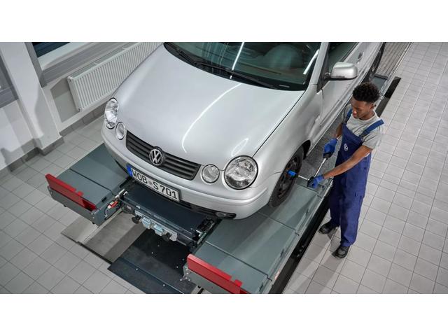 ゴルフ ＴＤＩアクティブアドバンス　ＧＯＬＦ８．５　当社ワンオーナー社有車　禁煙車　Ａｐｐ－Ｃｏｎｎｅｃｔ　ダイナミックライトアシスト　ＩＱＬＩＧＨＴ　ダイナミックターンインジケーター　レーンチェンジアシスト　リヤトラフィックアラート（56枚目）