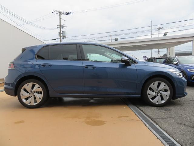 ゴルフ ＴＤＩアクティブアドバンス　ＧＯＬＦ８．５　当社ワンオーナー社有車　禁煙車　Ａｐｐ－Ｃｏｎｎｅｃｔ（ＡｐｐｌｅＣａｒＰｌａｙ　ＡｎｄｒｏｉｄＡｕｔｏ）　ＩＱＬＩＧＨＴ　ダイナミックターンインジケーター　レーンチェンジアシスト（11枚目）