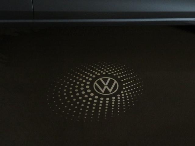 ゴルフ ＴＤＩアクティブアドバンス　ＧＯＬＦ８．５　当社ワンオーナー社有車　禁煙車　Ａｐｐ－Ｃｏｎｎｅｃｔ（ＡｐｐｌｅＣａｒＰｌａｙ　ＡｎｄｒｏｉｄＡｕｔｏ）　ＩＱＬＩＧＨＴ　ダイナミックターンインジケーター　レーンチェンジアシスト（42枚目）