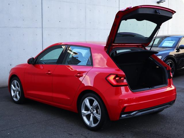 Ａ１スポーツバック ３５ＴＦＳＩ　アドバンスド　ナビゲーションパッケージ　コンビニエンスパッケージ　アシスタンスパッケージ　ＴＶチューナー　スマートフォンインターフェース　センターアームレスト　ワイヤレスチャージング（7枚目）