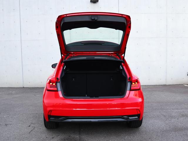 Ａ１スポーツバック ３５ＴＦＳＩ　アドバンスド　ナビゲーションパッケージ　コンビニエンスパッケージ　アシスタンスパッケージ　ＴＶチューナー　スマートフォンインターフェース　センターアームレスト　ワイヤレスチャージング（18枚目）