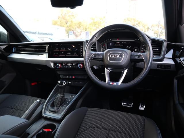Ａ１スポーツバック ２５ＴＦＳＩ　Ｓライン　ナビゲーションパッケージ　コンビニエンスアシスタンスパッケージ　Ｓラインインテリアプラスパッケージ　コントラストルーフ　アダプティブクルーズコントロール　レーンアシスト（14枚目）