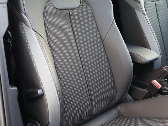 Ａ１スポーツバック ２５ＴＦＳＩ　Ｓライン　ナビゲーションパッケージ　コンビニエンスアシスタンスパッケージ　Ｓラインインテリアプラスパッケージ　コントラストルーフ　アダプティブクルーズコントロール　レーンアシスト（19枚目）