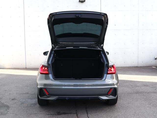 Ａ１スポーツバック ２５ＴＦＳＩ　Ｓライン　ナビゲーションパッケージ　コンビニエンスアシスタンスパッケージ　Ｓラインインテリアプラスパッケージ　コントラストルーフ　アダプティブクルーズコントロール　レーンアシスト（28枚目）