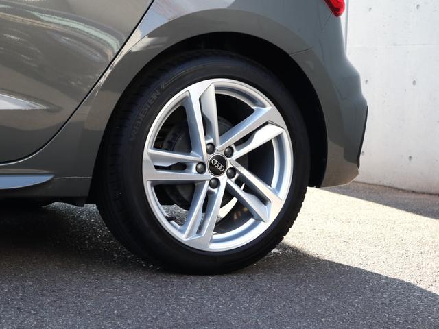 Ａ１スポーツバック ２５ＴＦＳＩ　Ｓライン　ナビゲーションパッケージ　コンビニエンスアシスタンスパッケージ　Ｓラインインテリアプラスパッケージ　コントラストルーフ　アダプティブクルーズコントロール　レーンアシスト（32枚目）