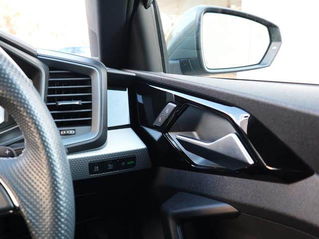 Ａ１スポーツバック ２５ＴＦＳＩ　Ｓライン　ナビゲーションパッケージ　コンビニエンスアシスタンスパッケージ　Ｓラインインテリアプラスパッケージ　コントラストルーフ　アダプティブクルーズコントロール　レーンアシスト（35枚目）