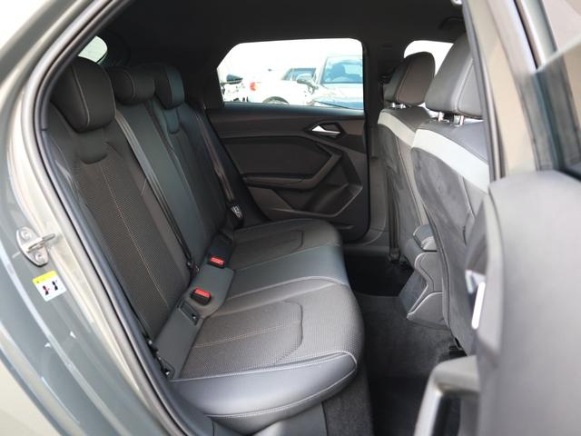 Ａ１スポーツバック ２５ＴＦＳＩ　Ｓライン　ナビゲーションパッケージ　コンビニエンスアシスタンスパッケージ　Ｓラインインテリアプラスパッケージ　コントラストルーフ　アダプティブクルーズコントロール　レーンアシスト（38枚目）