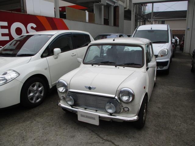 ＭＩＮＩ クーパー　正規輸入車・新車保証書・整備手帳・記録簿・取説・ＡＴオーバーホール済み・赤革シート・ＥＴＣ・フェンダーレス・Ｆフォグランプ（2枚目）