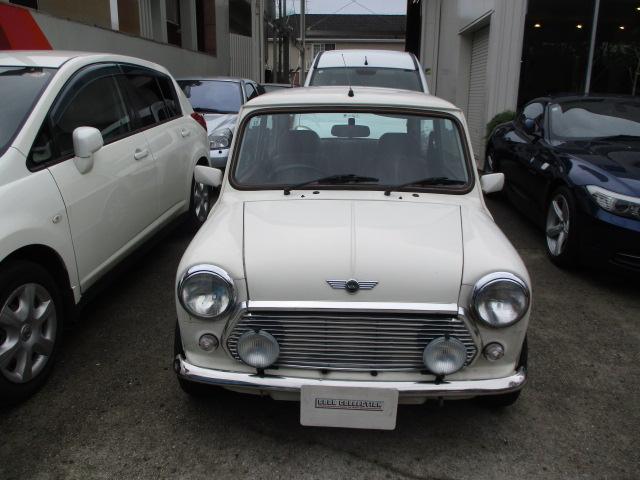 ＭＩＮＩ クーパー　正規輸入車・新車保証書・整備手帳・記録簿・取説・ＡＴオーバーホール済み・赤革シート・ＥＴＣ・フェンダーレス・Ｆフォグランプ（3枚目）