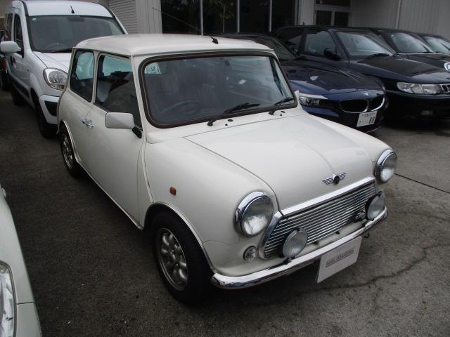ＭＩＮＩ クーパー　正規輸入車・新車保証書・整備手帳・記録簿・取説・ＡＴオーバーホール済み・赤革シート・ＥＴＣ・フェンダーレス・Ｆフォグランプ（4枚目）